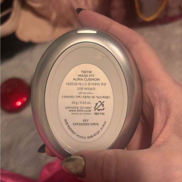 Silver Makeup Foundation - Picture 2 of 4